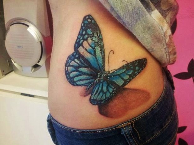 tatuaggio-farfalla-colorata